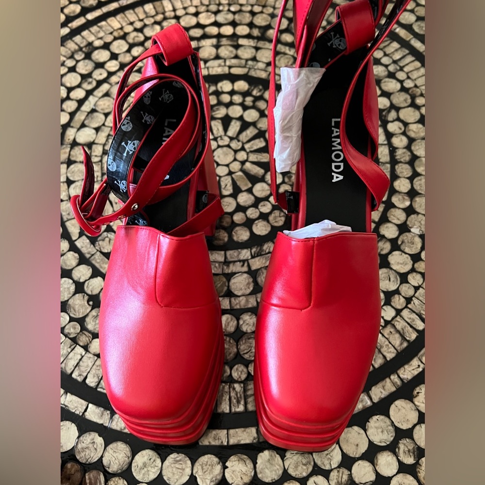 Lamoda Serious Love Platform Heels - Picture 8 of 9